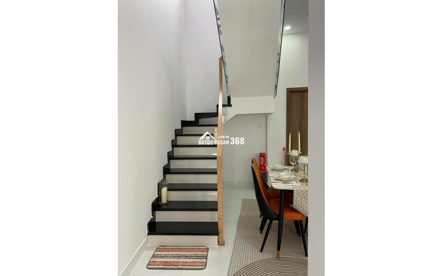 Bán nhà sát căn mặt tiền đường Tỉnh Lộ 10, DT 63m2, xây mới 1 trệt, 1 lầu